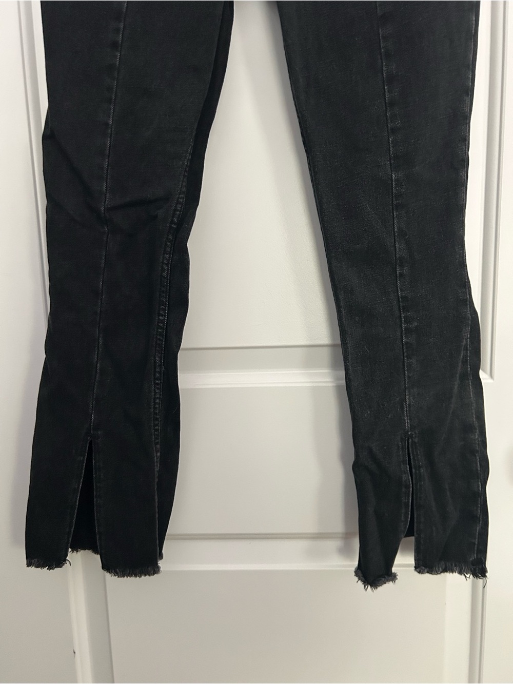 Abercrombie Black High Rise Split Hem Skinny Jeans - Picture 6 of 8
